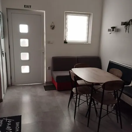 Jabuka Apartment *